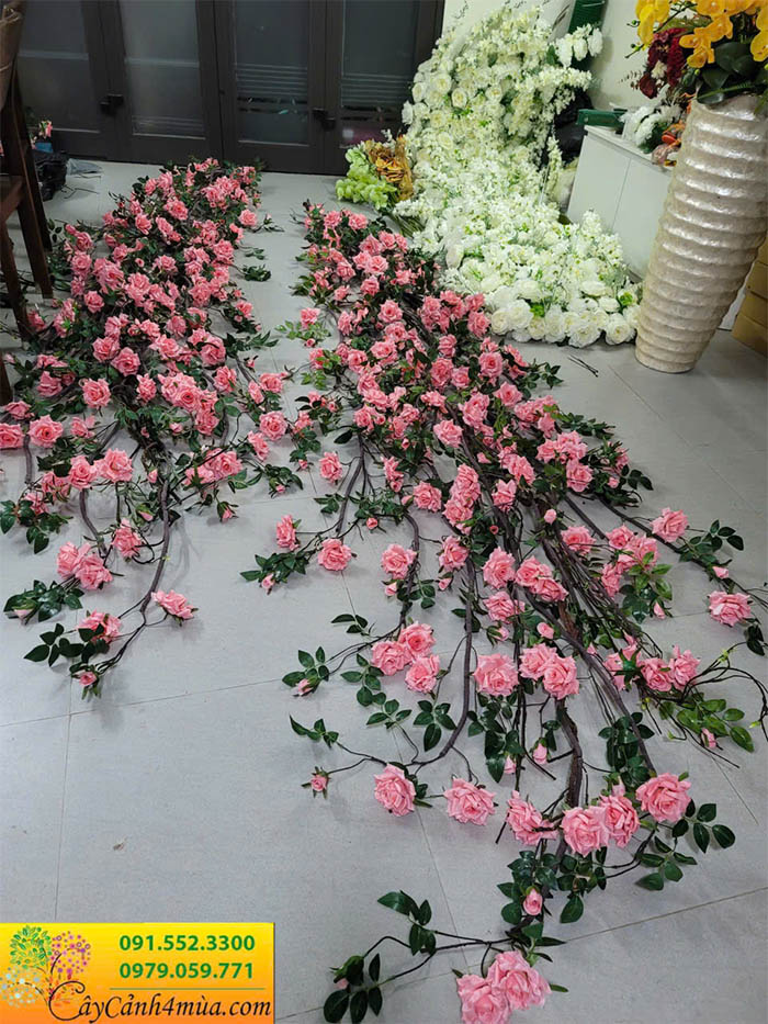 Giàn hoa hồng giả decor nhà hàng