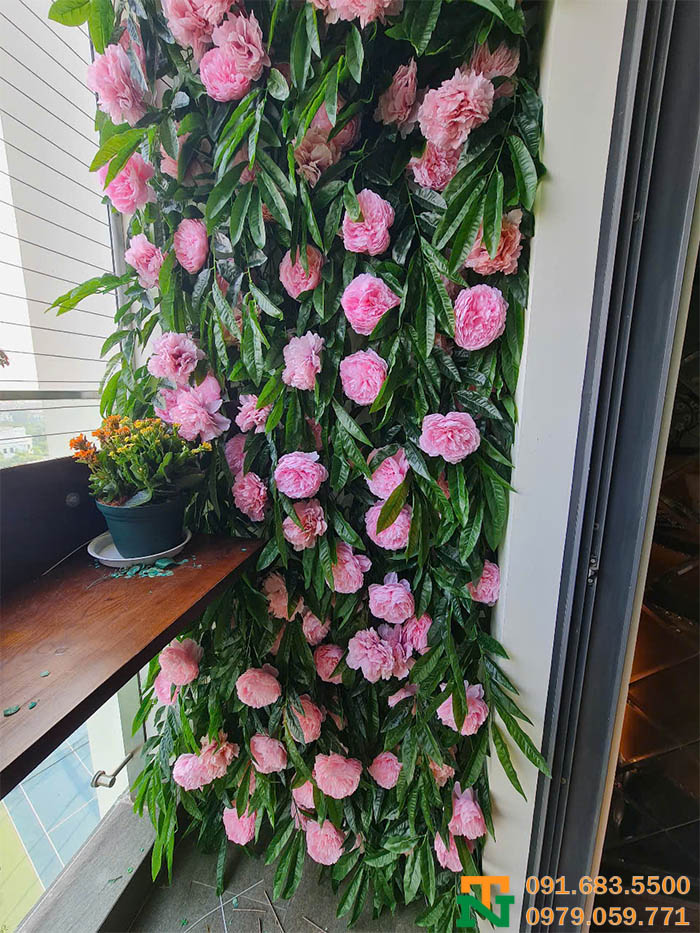 Hoa mẫu đơn hồng giả tường