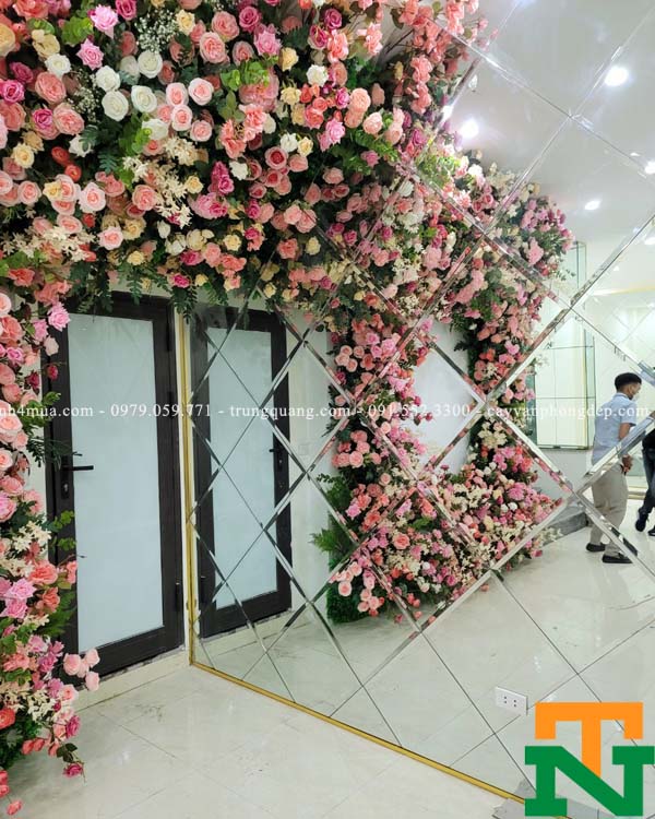Mẫu tường hoa hồng lụa đẹp