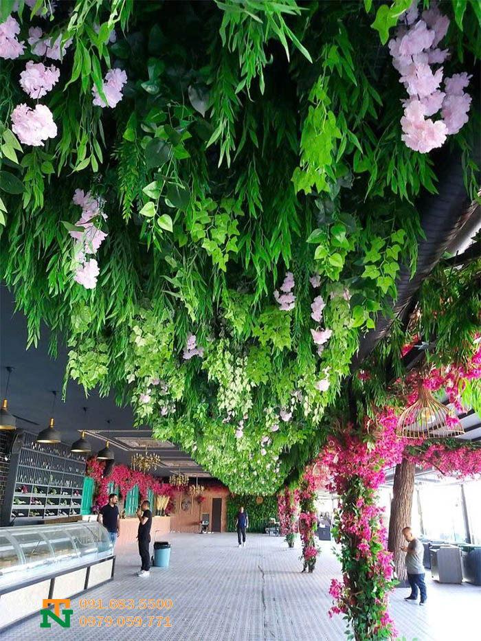 Decor trần cây giả xanh
